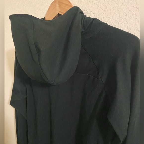 Women’s Nike Dri-Fit Long Sleeve Running Pullover Hoodie - Picture 3 of 5